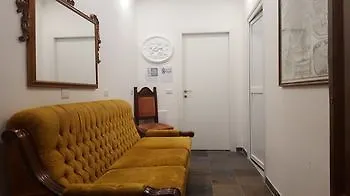 Domus Aurora בית הארחה 3*